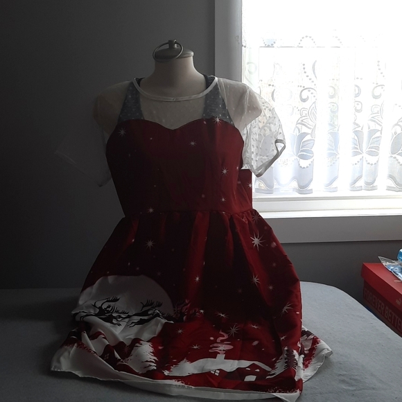 Dress - Picture 2 of 2